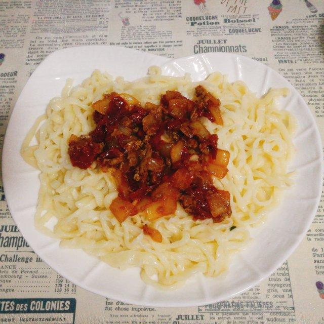 新疆辣皮子拌面