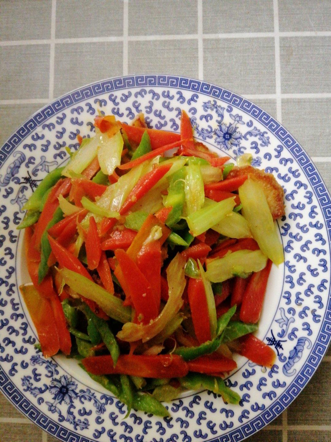 蒜苗红萝卜炒肉