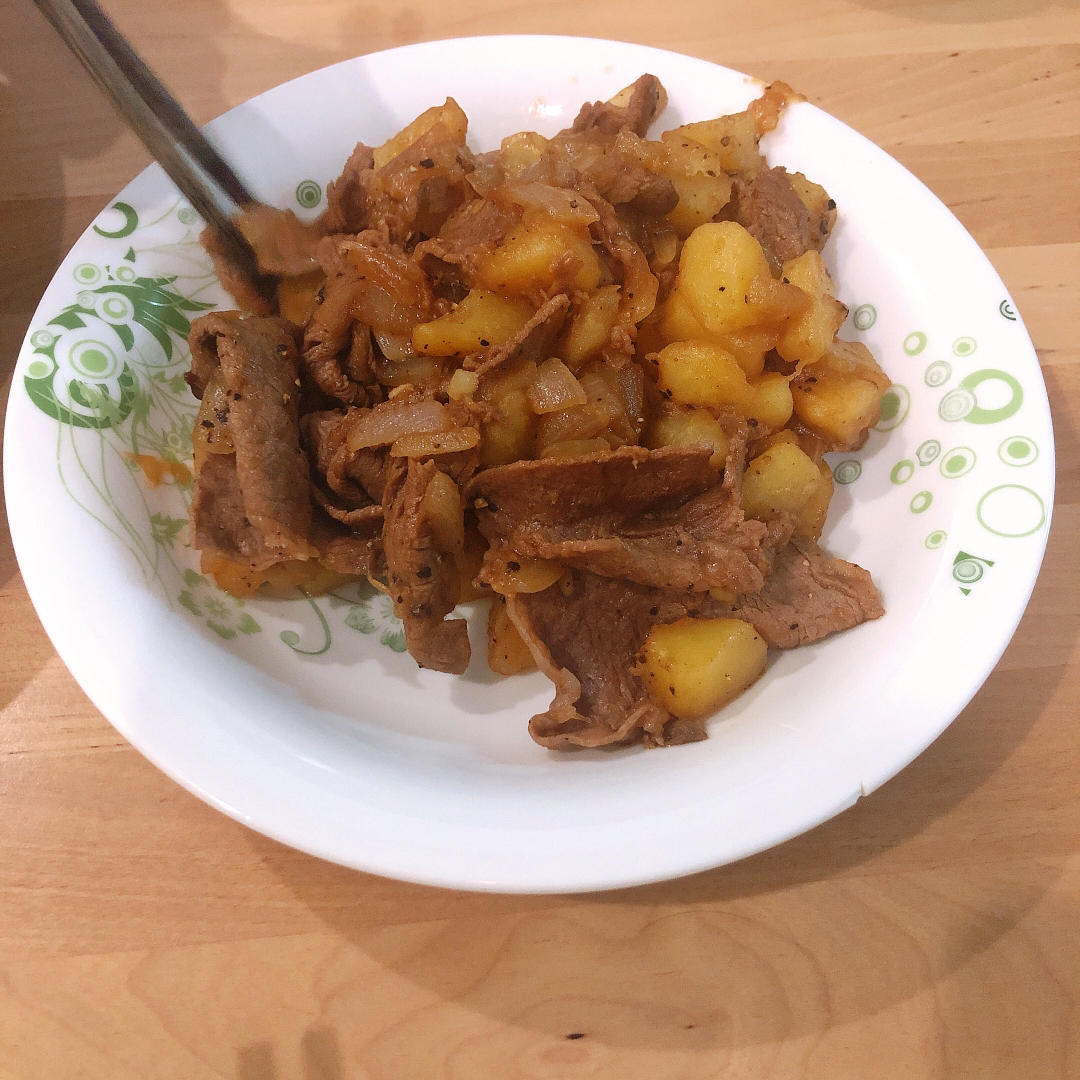 肥牛土豆拌饭