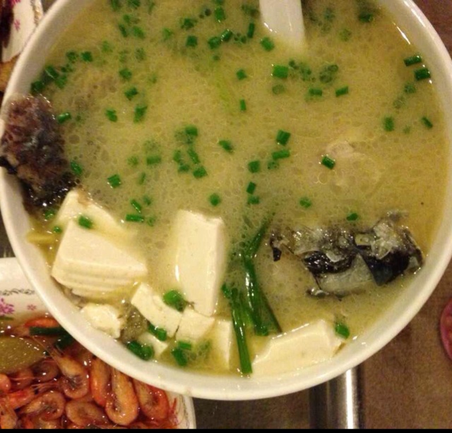 鲫鱼豆腐汤