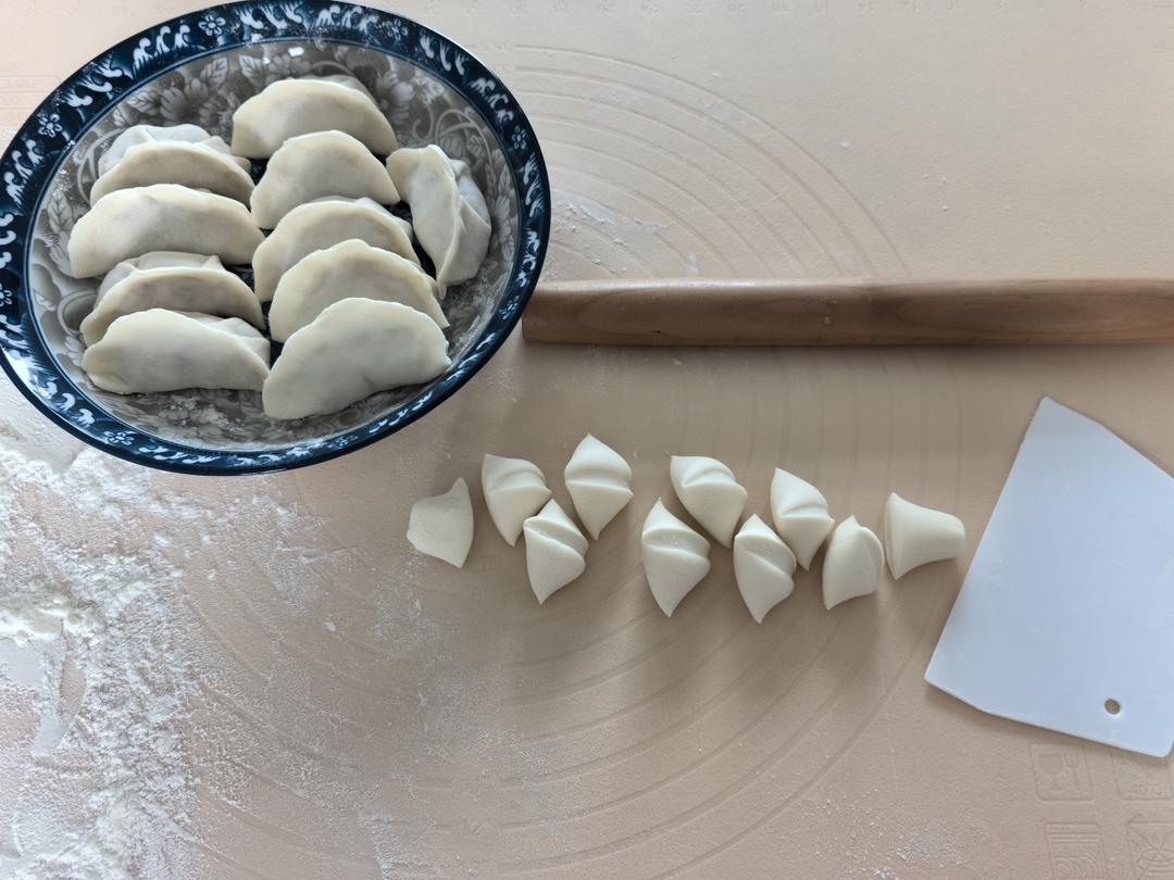 手工揉面三分钟，又韧又薄又好包的饺子皮