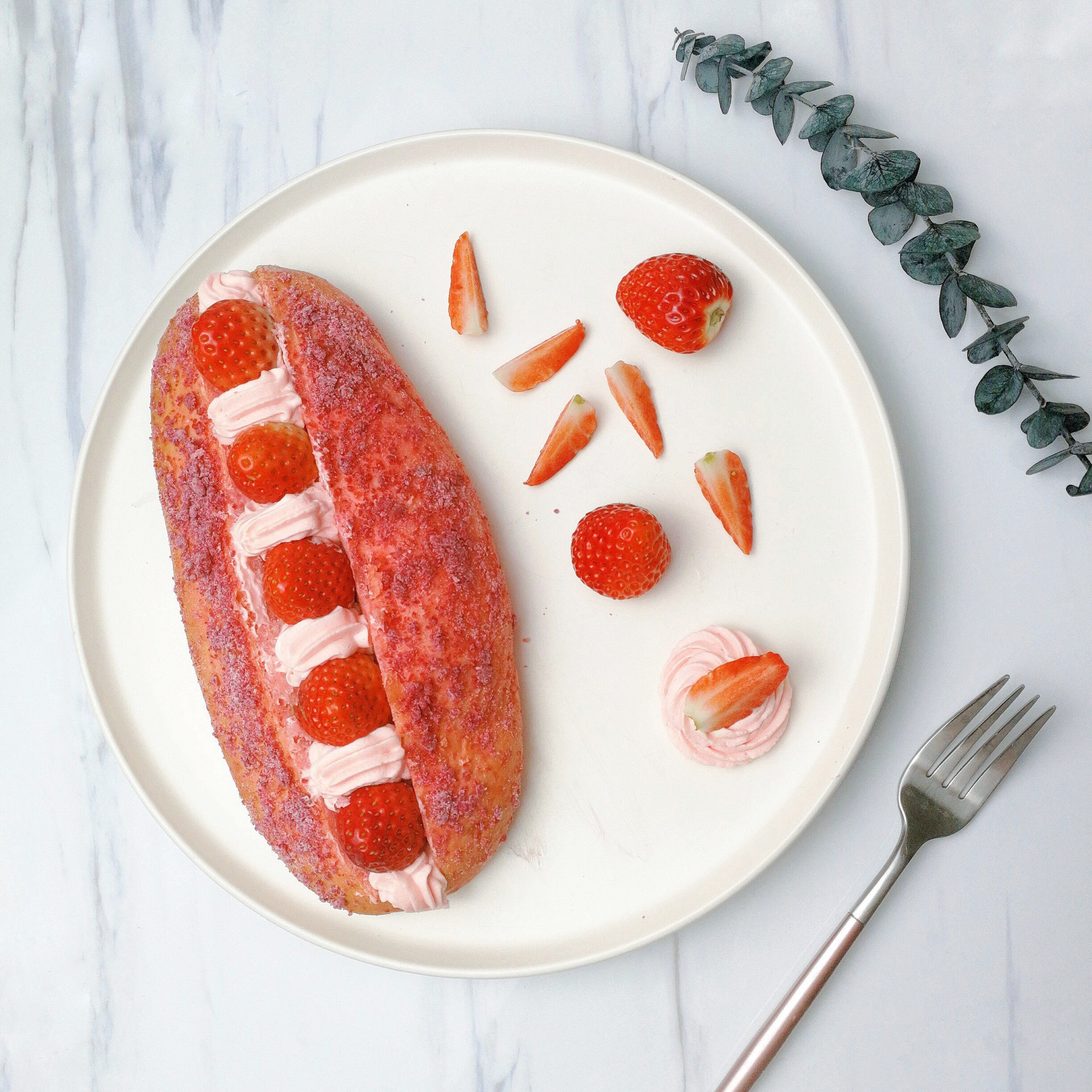 #草莓酥粒乳酪夹心面包#|草莓🍓季的网红面包的做法