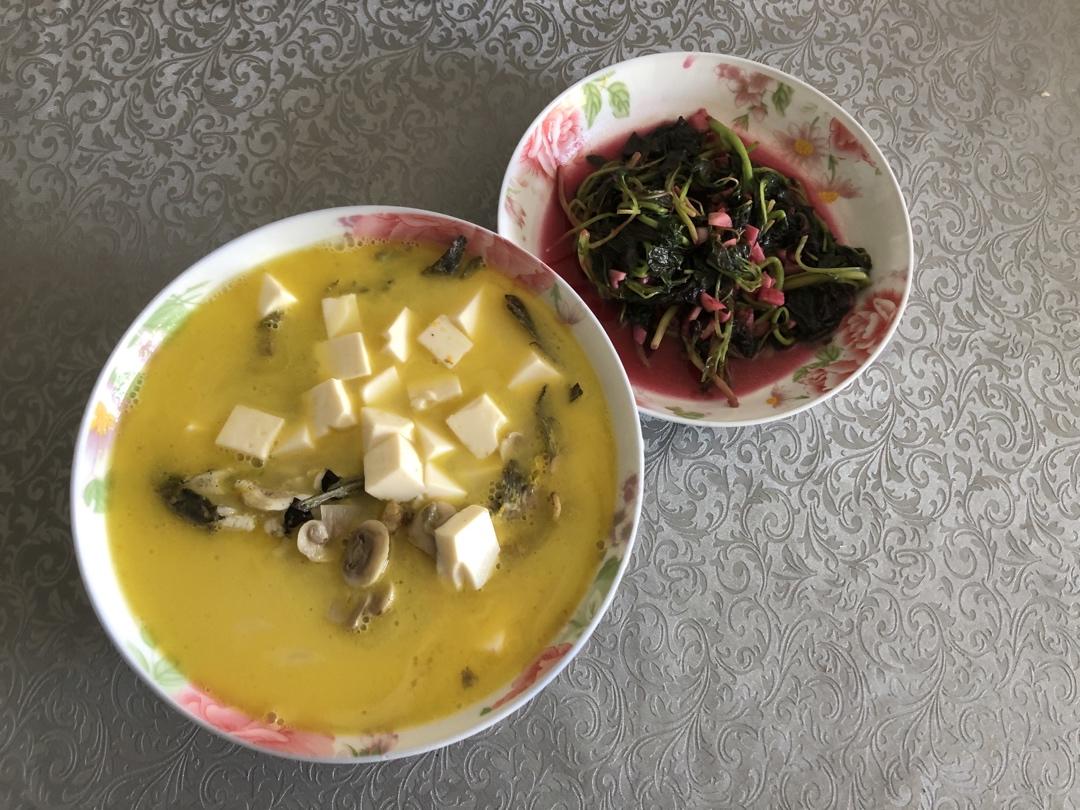 昂刺鱼豆腐汤（黄辣丁）