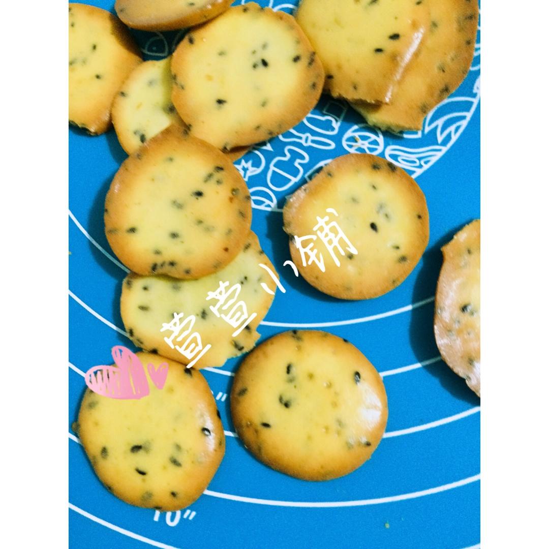 宝宝辅食：芝麻鸡蛋薄脆饼干