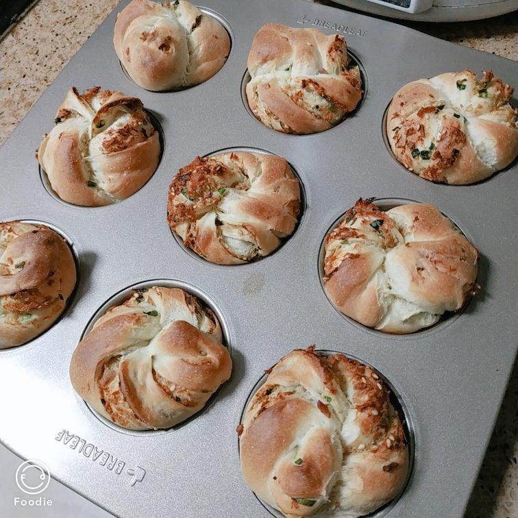 香葱肉松小方块面包