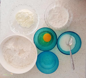 汤种+水合法放三天依然超软的甜面包  经典毛毛虫面包的做法 步骤3