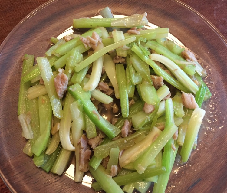 芹菜炒肉