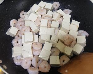 虾仁烩豆腐的做法 步骤3