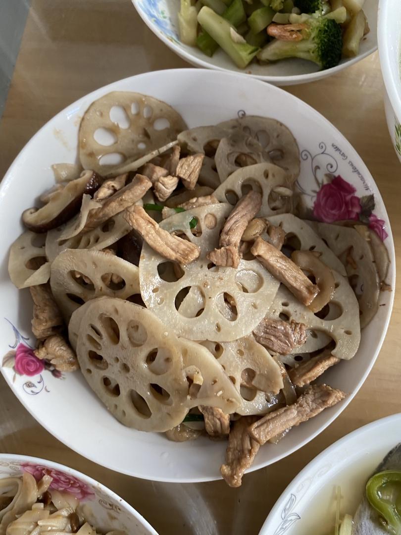 莲藕片炒肉