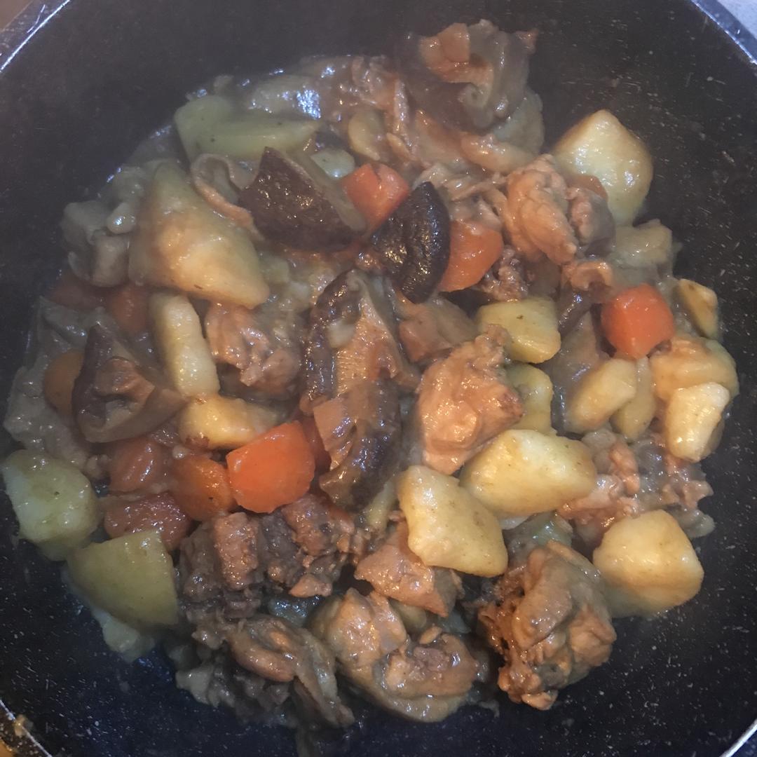 香菇炖鸡腿肉
