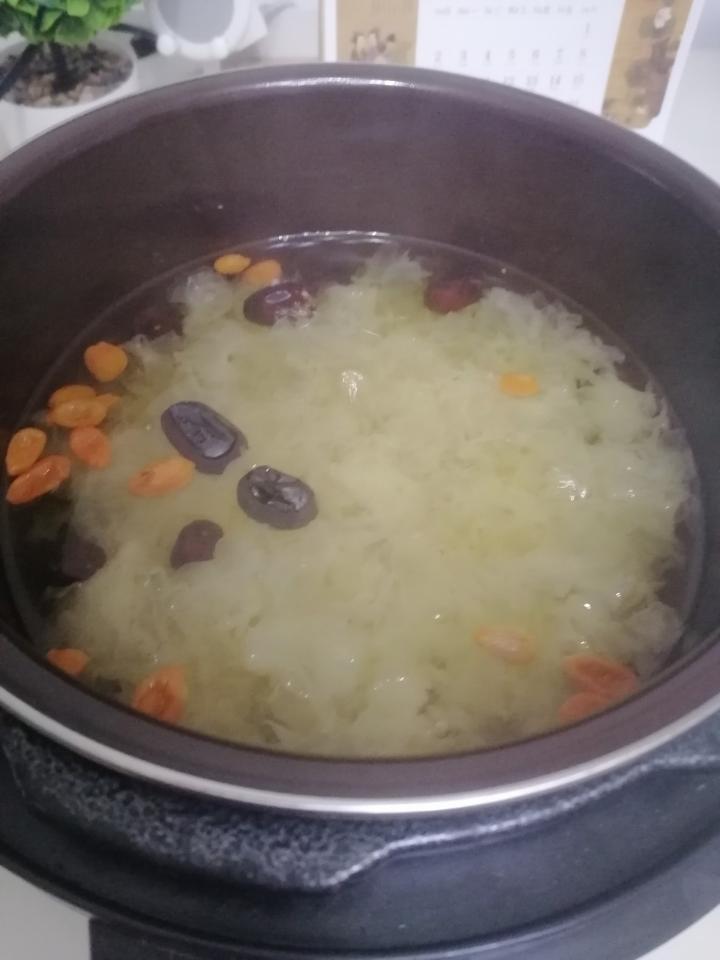 银耳红枣羹（电压力锅版）