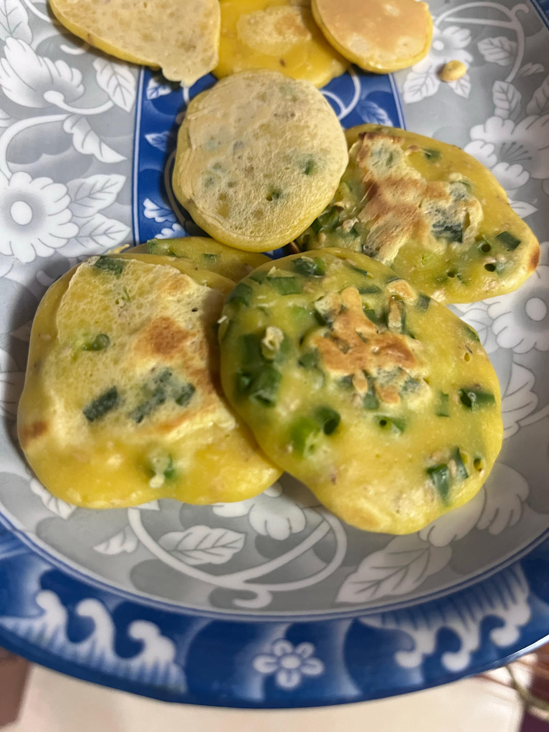 宝宝辅食-鸡蛋葱芝麻饼的做法 步骤9