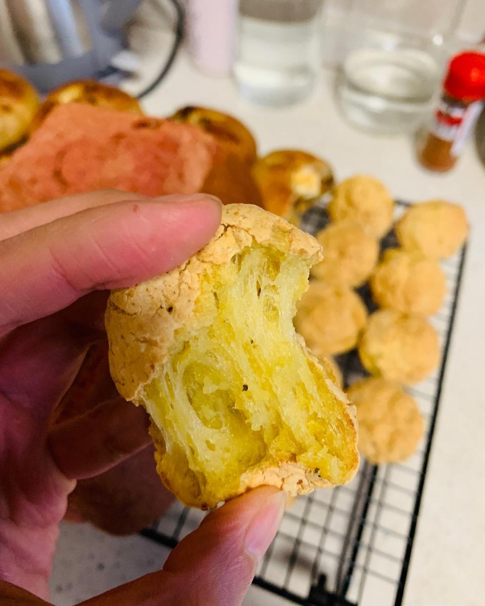 flyflypiggy做的无面粉无奶油的巴西芝士面包球(纯素无麸质低卡版)