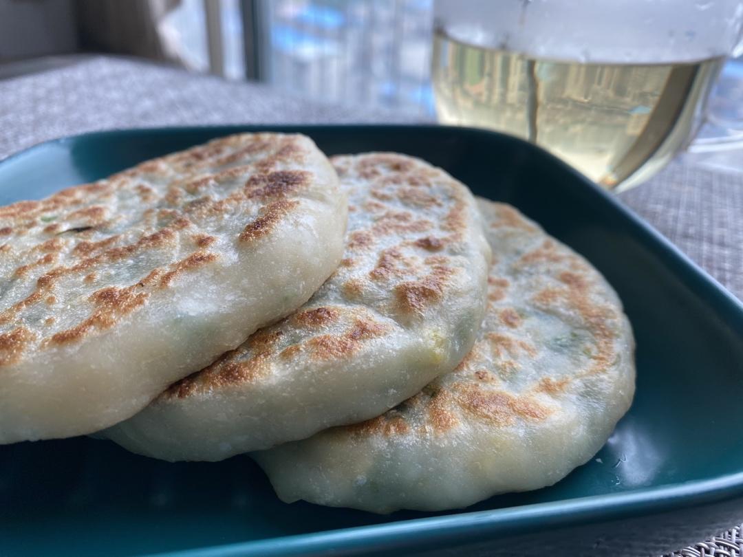 万能饼皮韭菜鸡蛋馅饼，满满的馅大大咬一口