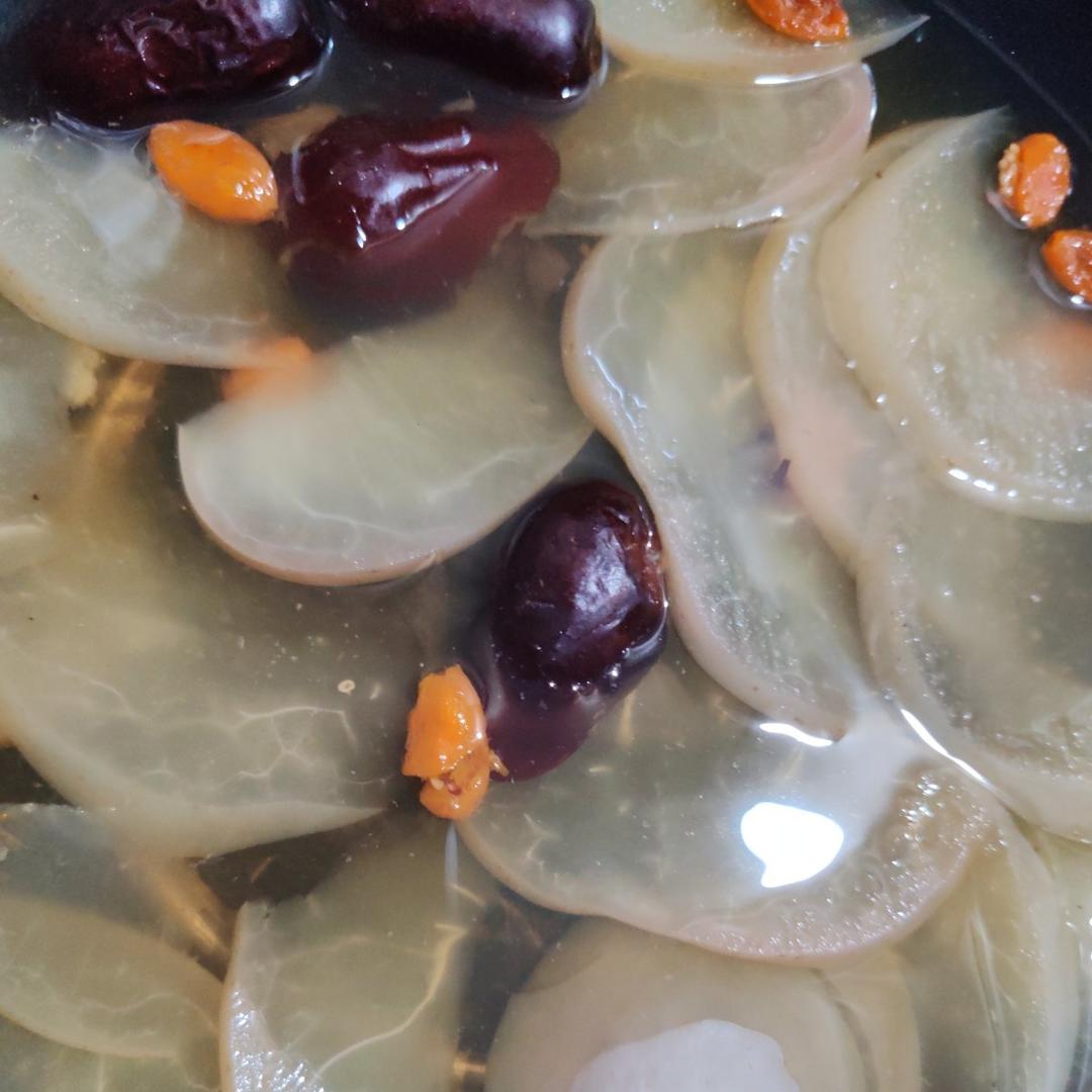 超有效减脂美白-枸杞苹果汤