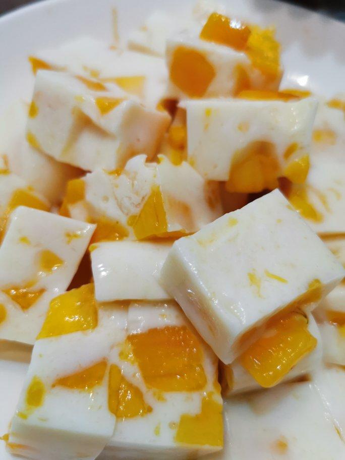 牛奶芒果布丁（白凉粉简易版）