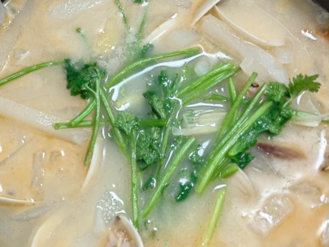 萝卜鲜贝汤，冬天喝它太舒服了