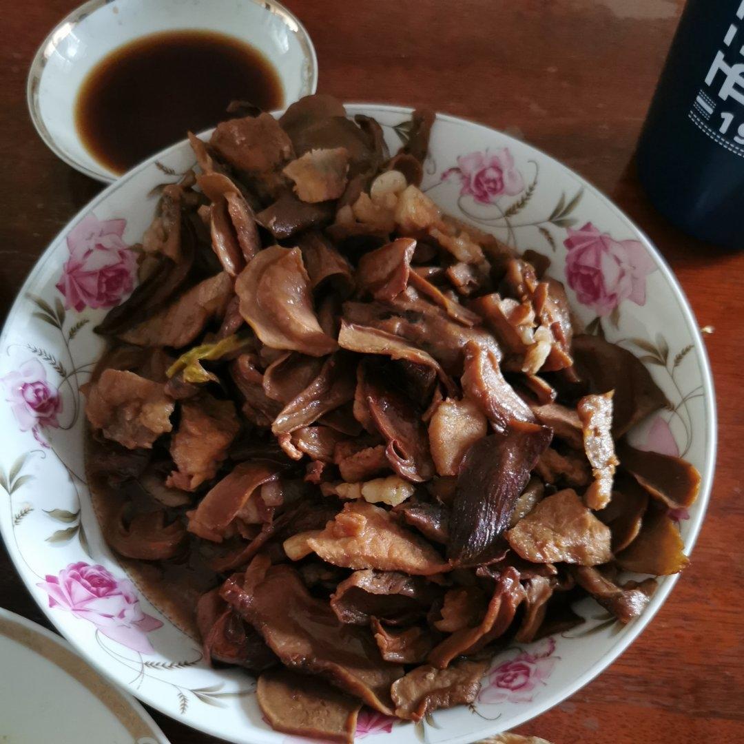 爆炒牛肝菌