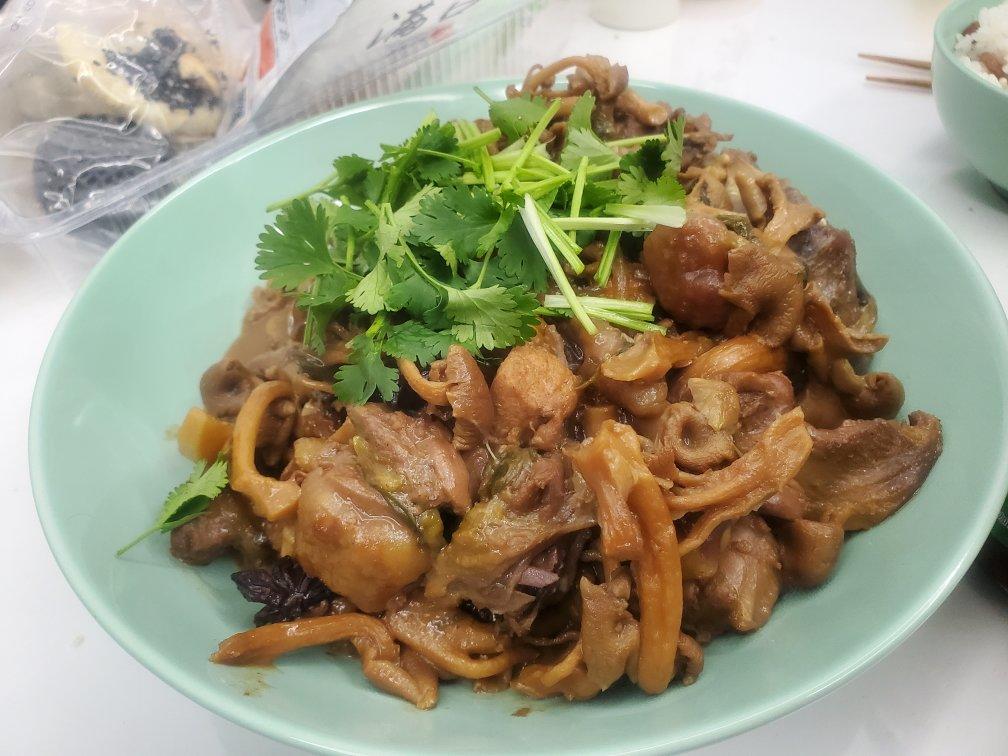 小鸡炖蘑菇