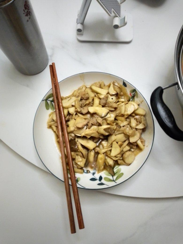 家常菜~杏鲍菇炒肉✅好吃下饭又简单🉑