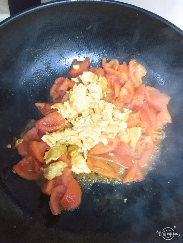 大家都会做的番茄炒鸡蛋的做法 步骤9