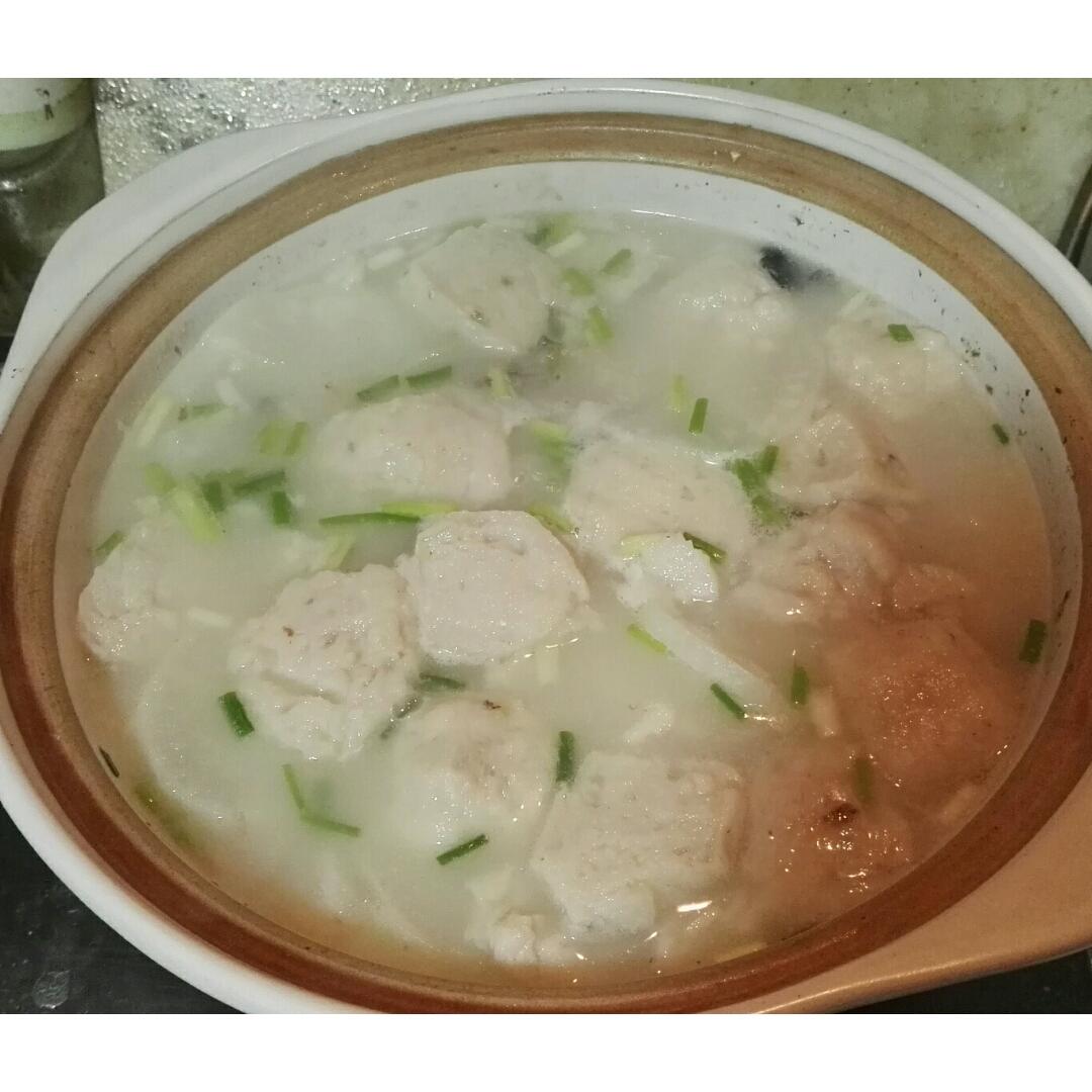 胖头鱼鱼头萝卜汤