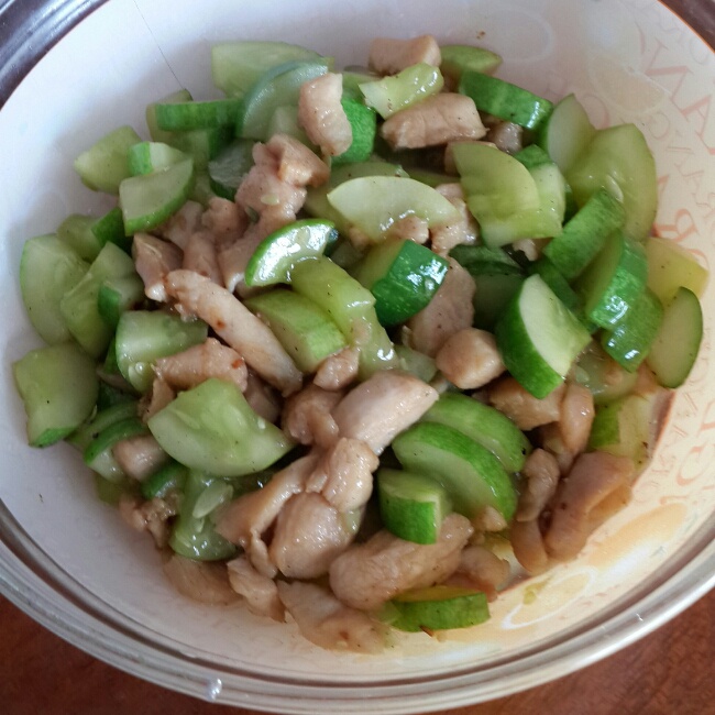 黄瓜鸡丁