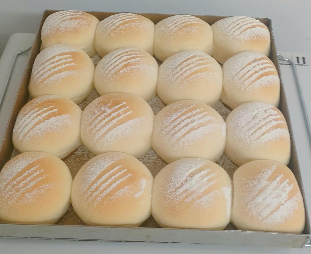 超软的酸奶小餐包