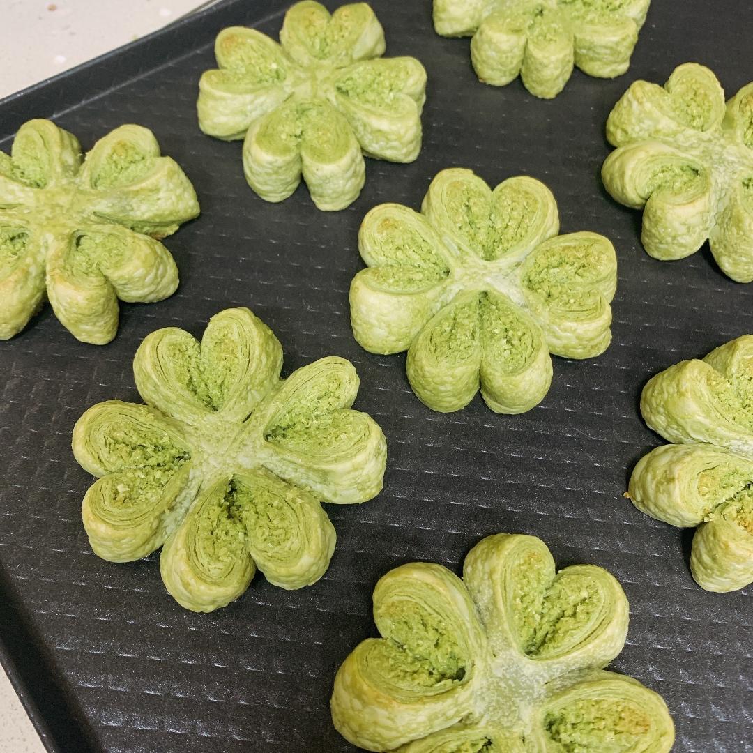 幸运四叶草抹茶椰蓉酥【北鼎烤箱食谱】