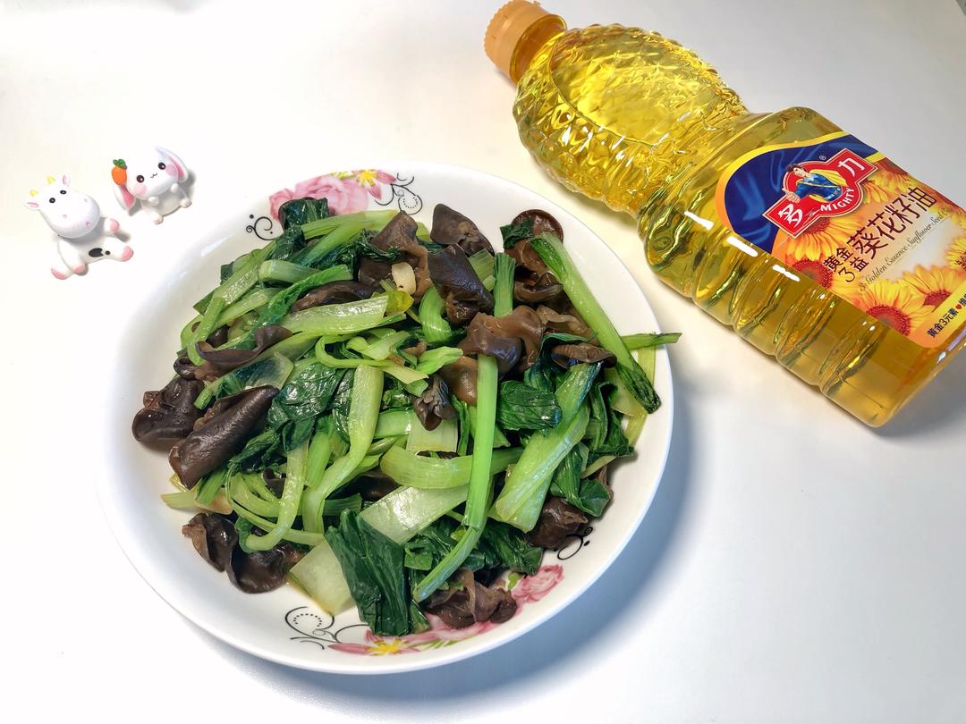 小白菜炒木耳的做法