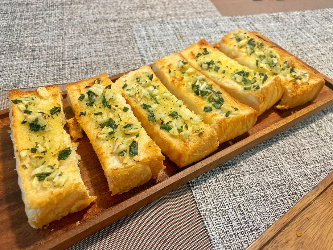 空气炸锅烤蒜香吐司