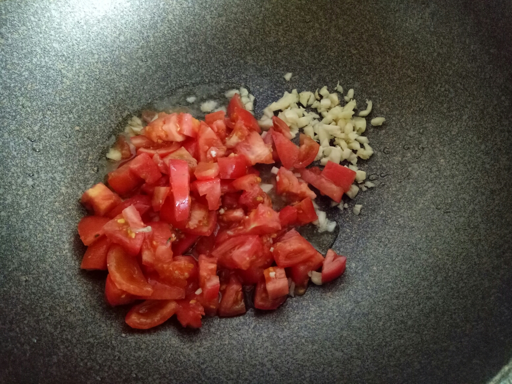 不加一滴水的茄汁干煸花菜的做法 步骤2