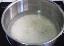 藜麦山药粥的做法 步骤2