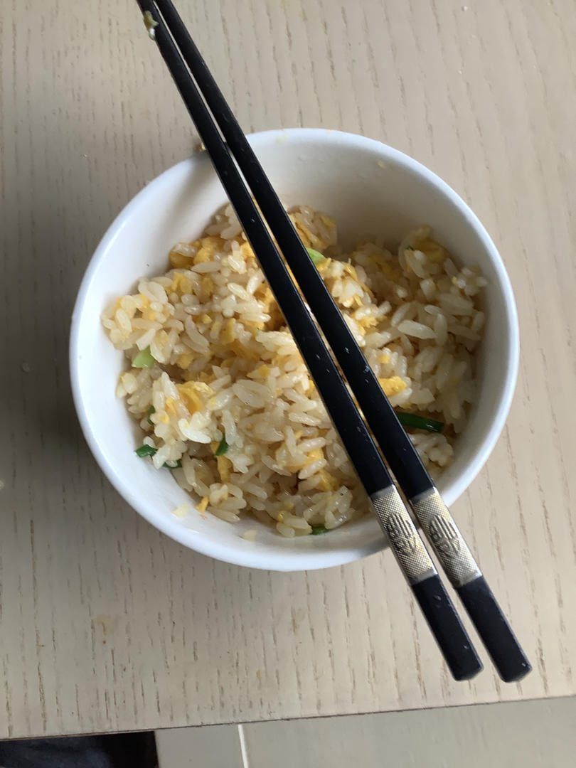 厨师长教你：“酱油炒饭”的家常做法，里面满满的小技巧，很受用