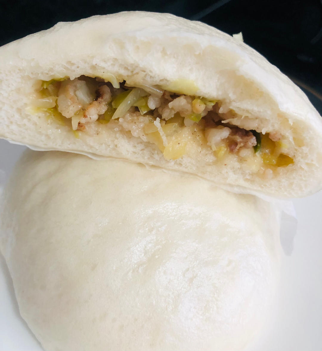 营养美味的包菜五花肉包
