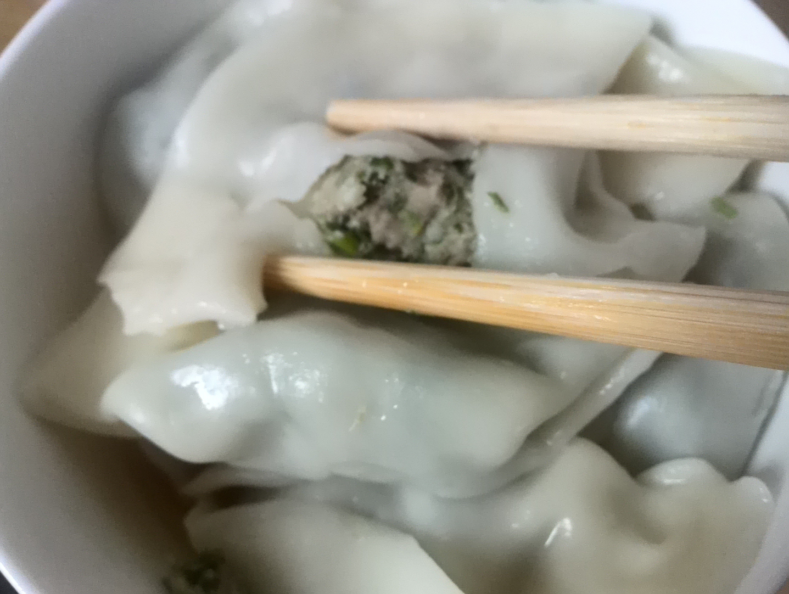 用神器和电饭煲简单做饺子