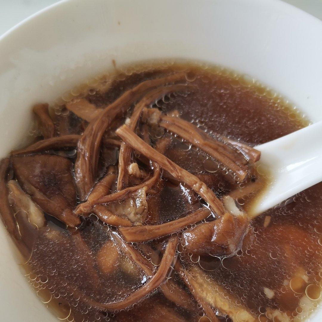 茶树菇排骨汤（营养靓汤）