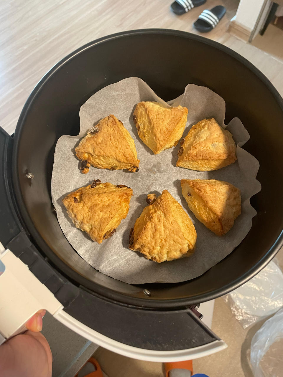 一定要尝试！爆炸好吃的！淡奶司康！【空气炸锅司康】