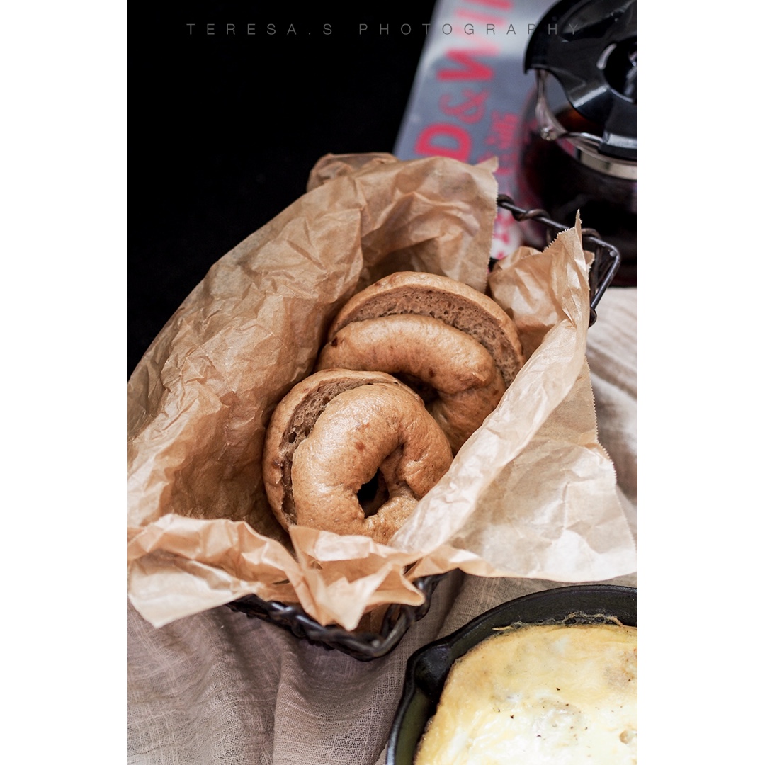 洋葱酥黑麦贝果