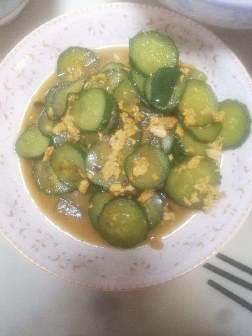 隔壁小孩馋哭的黄瓜炒蛋