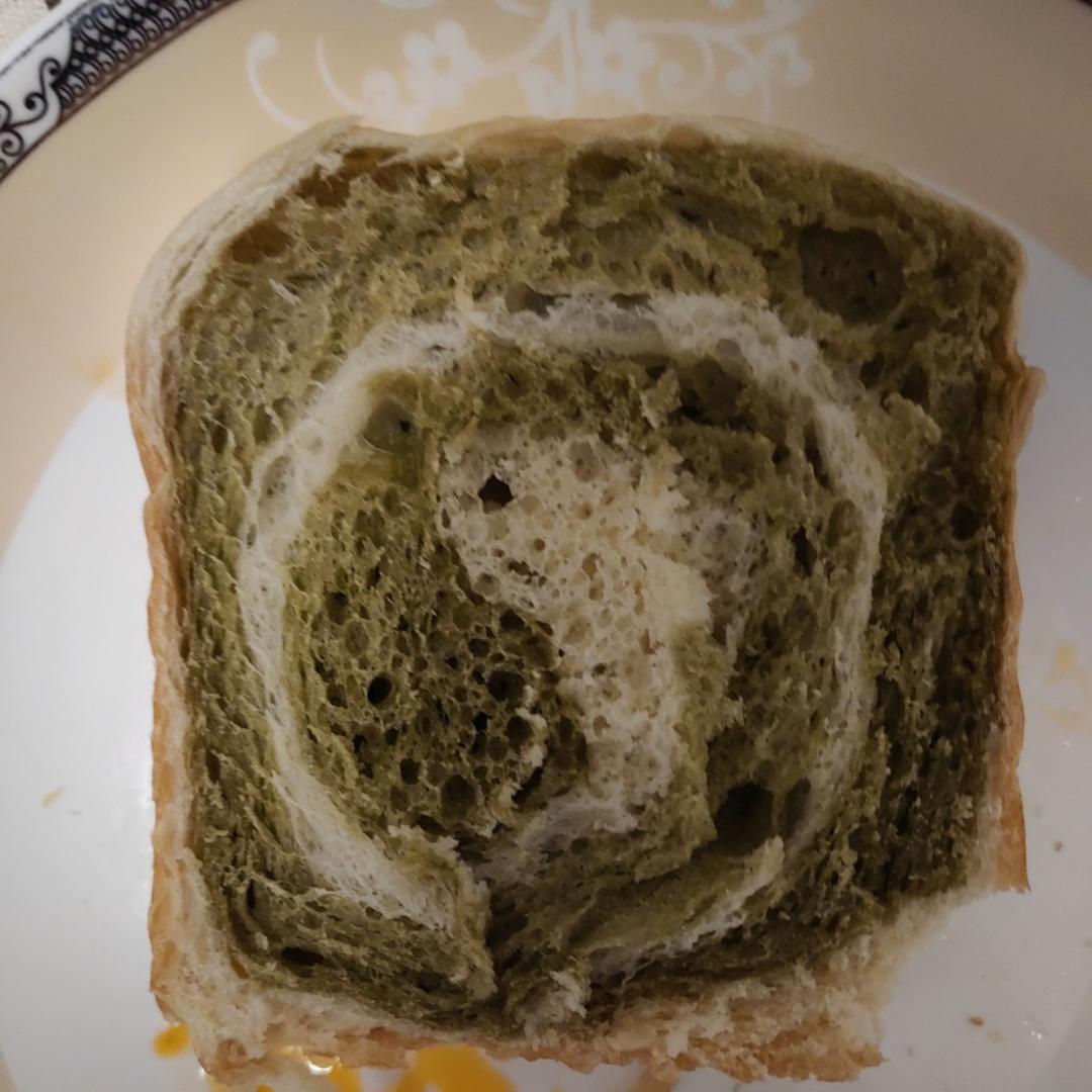 清香柔软的抹茶红豆吐司