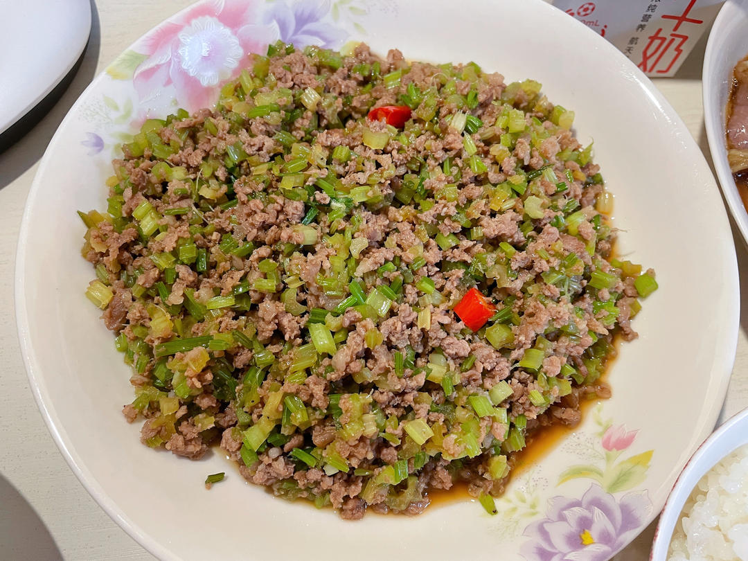 芹菜牛肉末「下饭神器」