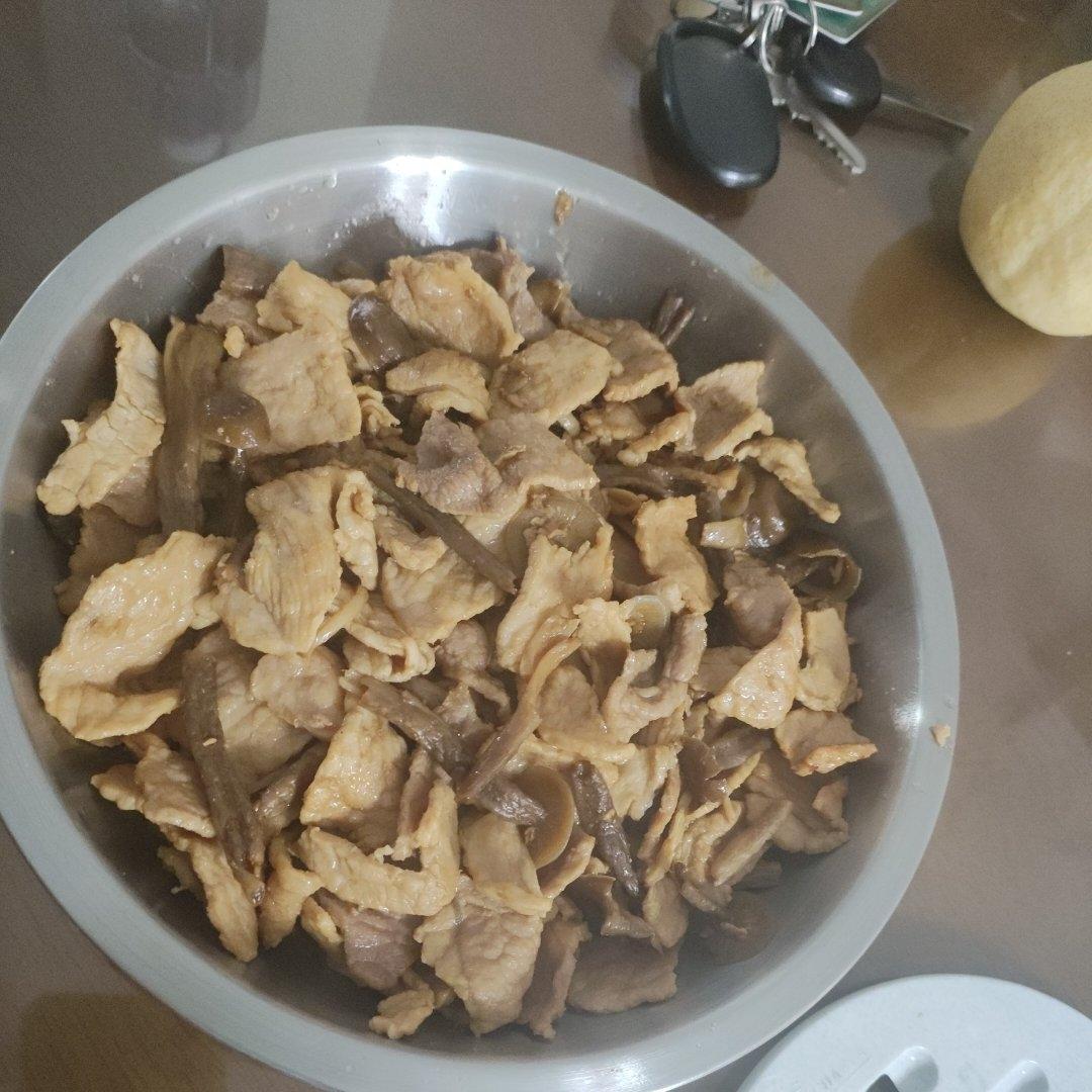 不二鹿茸菇炒肉