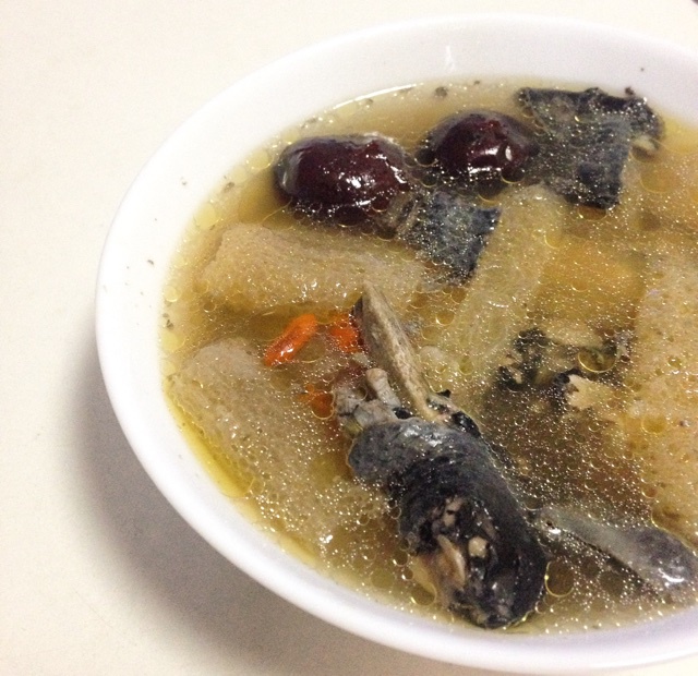 竹荪乌鸡汤