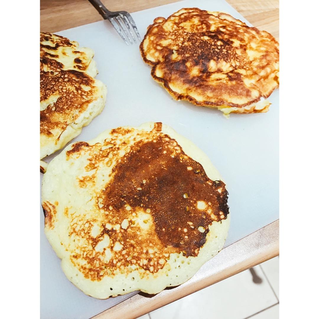 【减脂早餐】无油香蕉松饼（超简单）