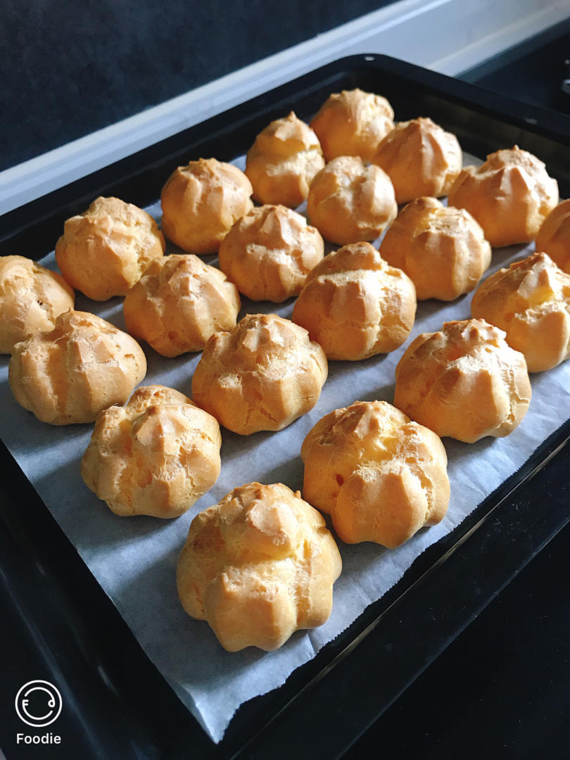 无黄油无奶油的空心泡芙来啦，内有卡士达酱的做法哟（全蛋版）