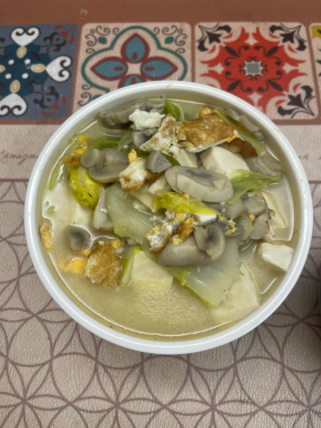 口蘑鸡蛋豆腐汤