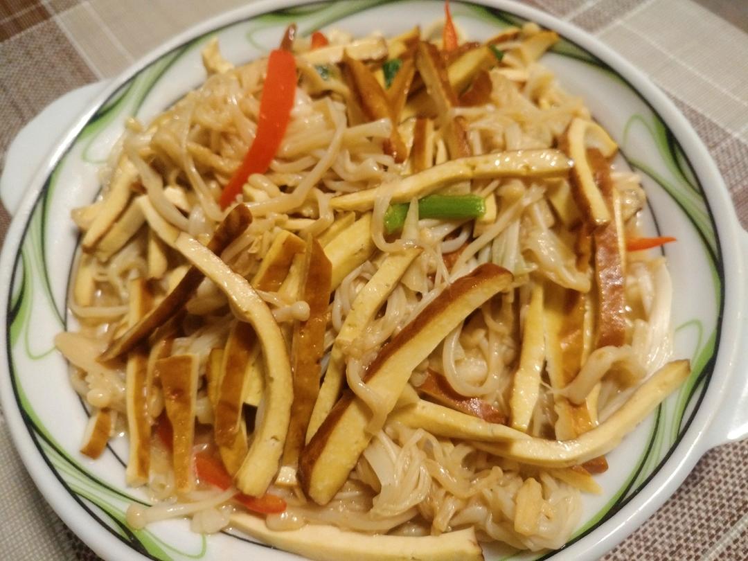 金针菇炒豆干的做法