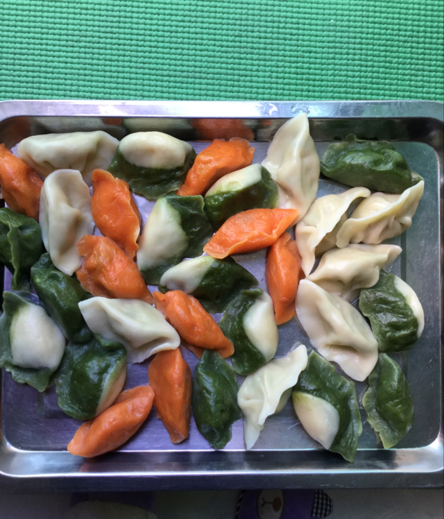彩色饺子（蔬菜汁）