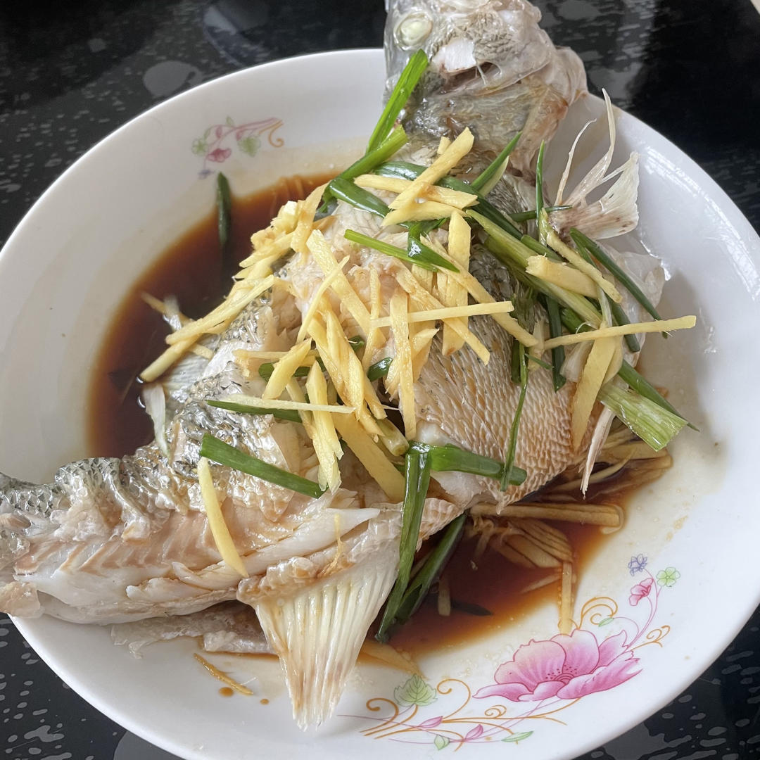 蒸鲈鱼